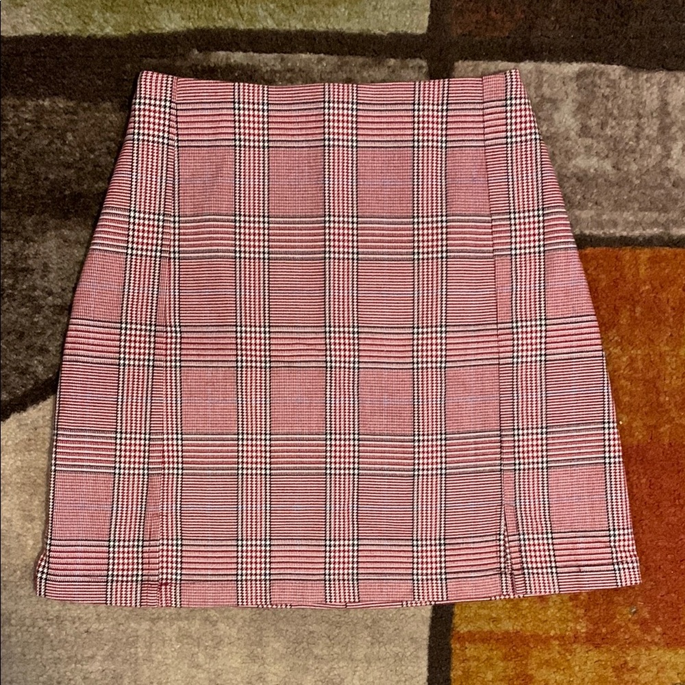 ✨2/$15✨Red plaid brandy Melville skirt!